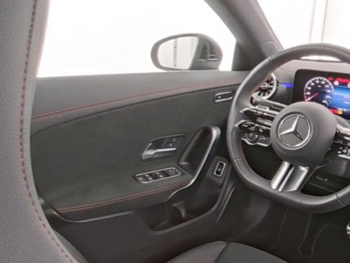 Mercedes-Benz CLA usata a Milano (9)