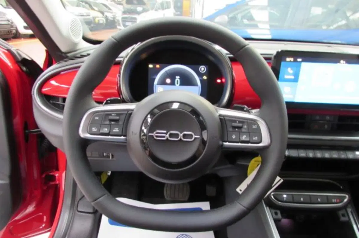 Fiat 600 nuova a Milano (12)