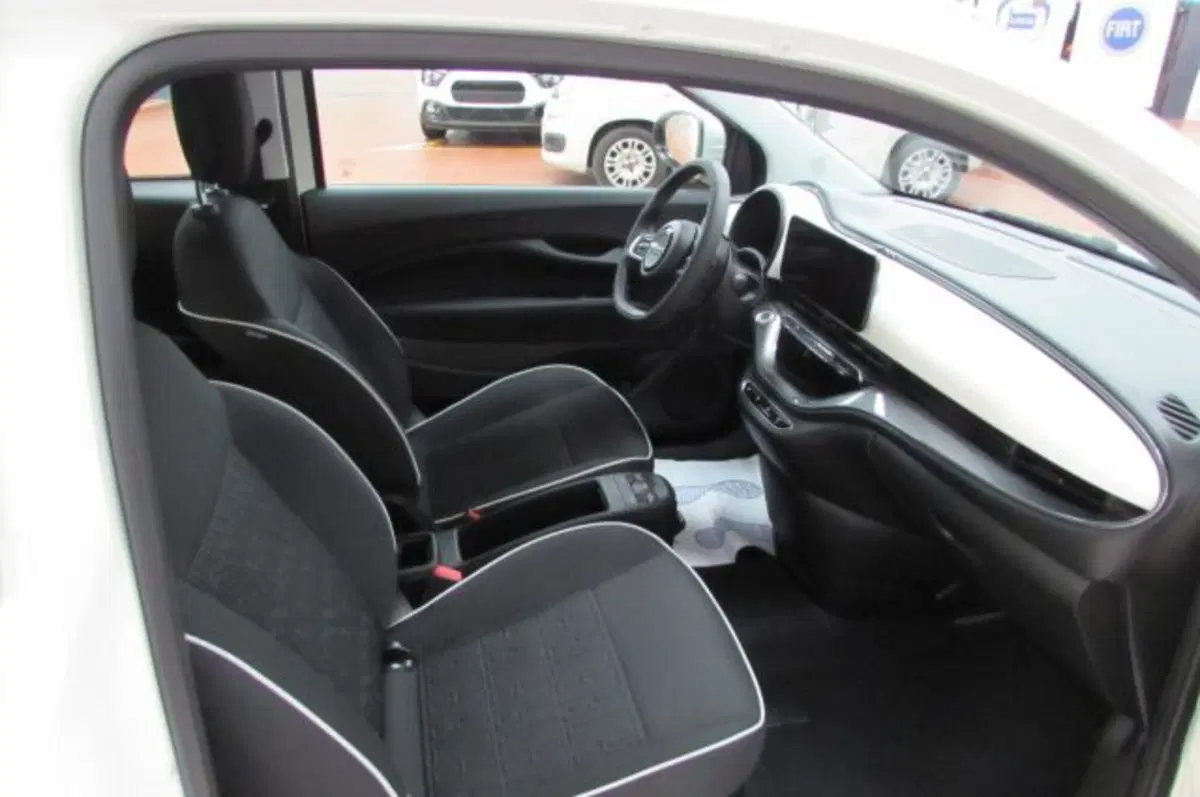 Fiat 500e usata a Milano (14)