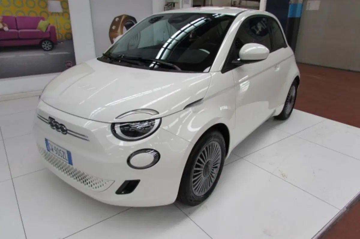 Fiat 500e usata a Milano (2)