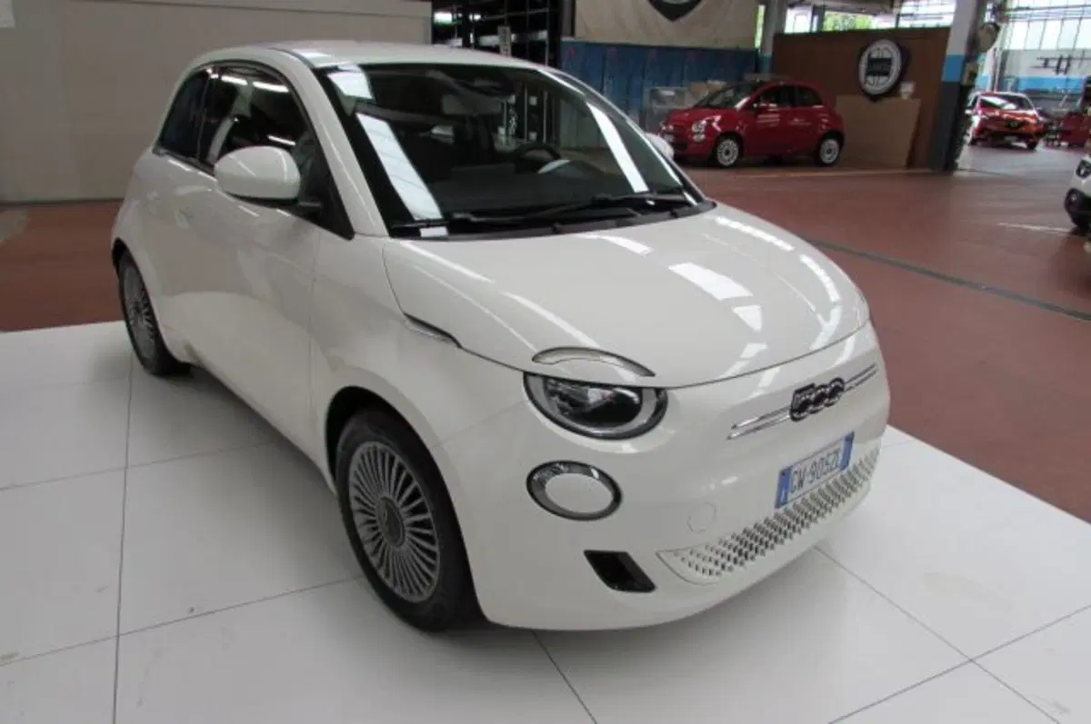 Fiat 500e usata a Milano (3)