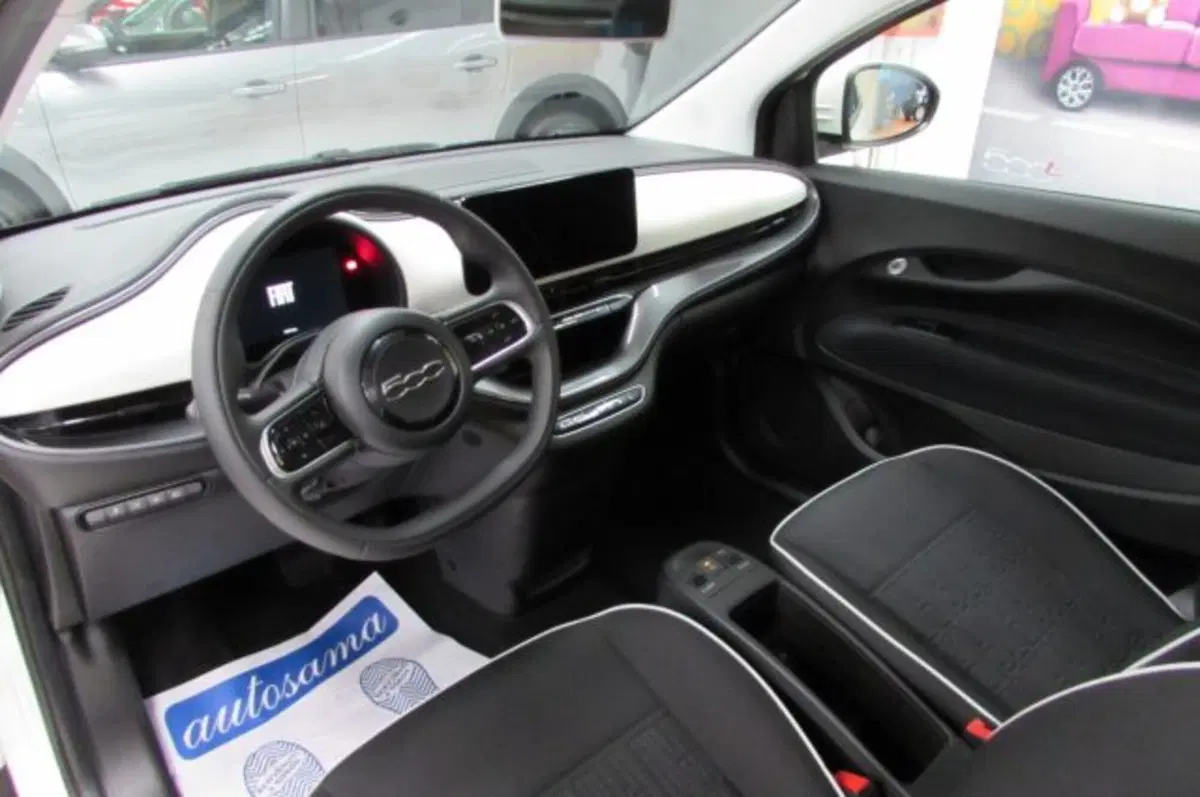 Fiat 500e usata a Milano (8)