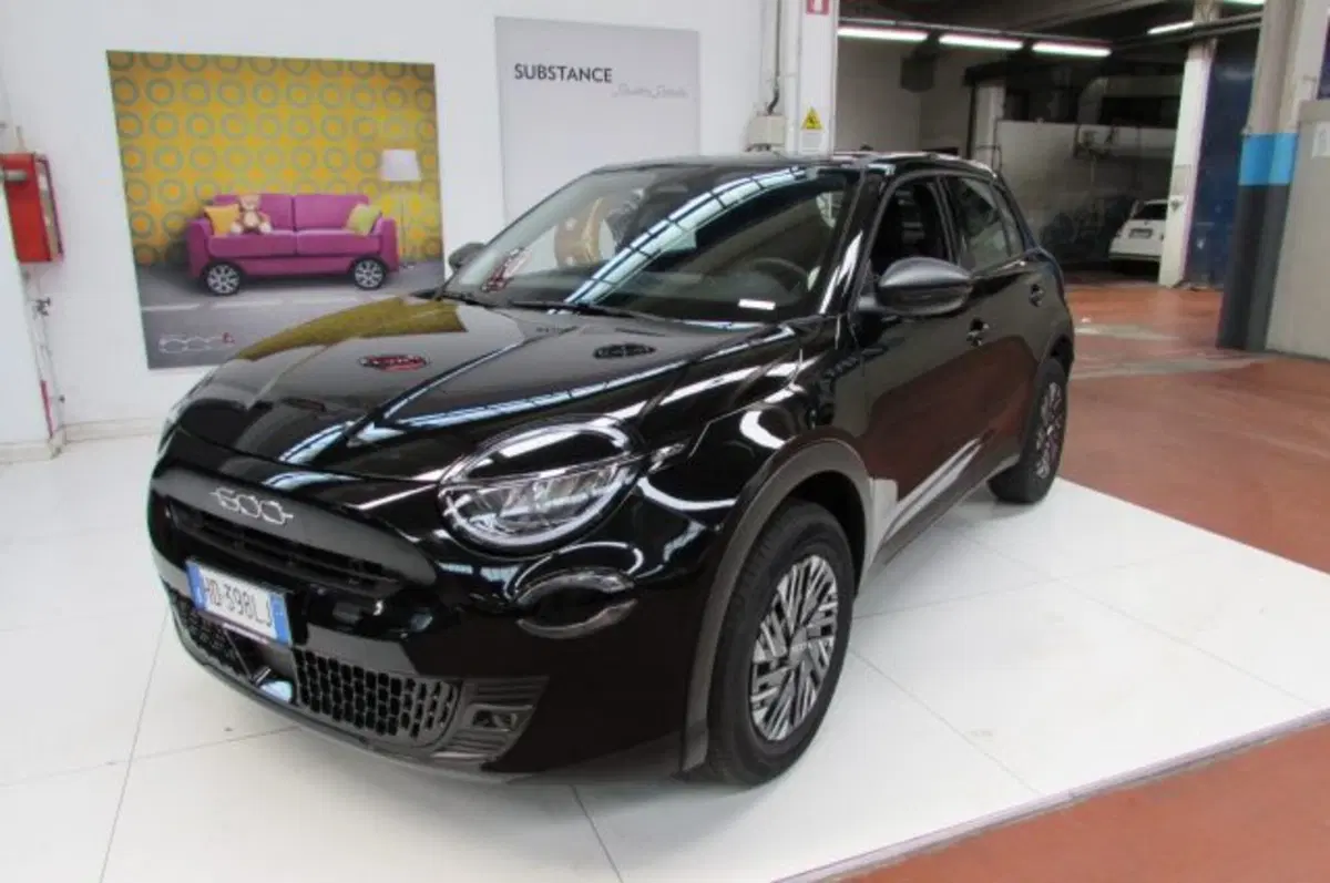 Fiat 600 nuova a Milano (2)