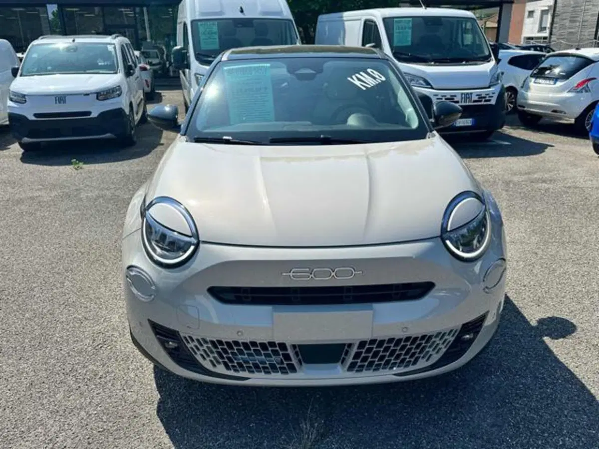 Fiat 600 nuova a Milano (3)