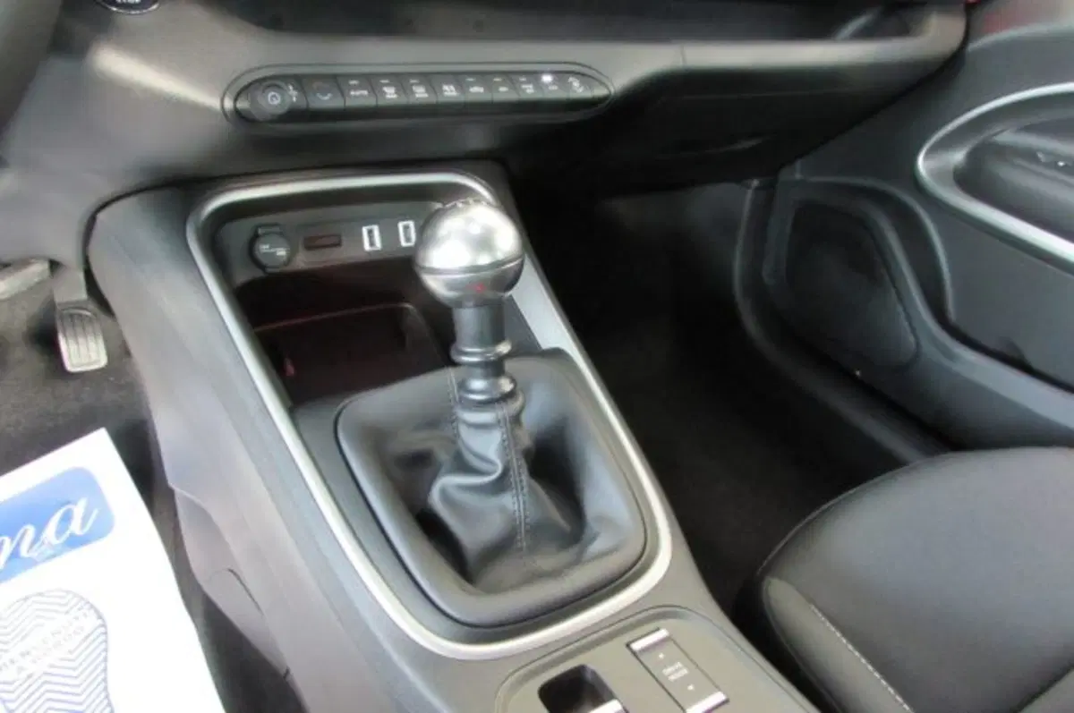 Jeep Avenger nuova a Milano (11)