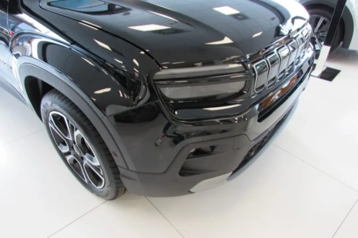 Jeep Avenger nuova a Milano (17)
