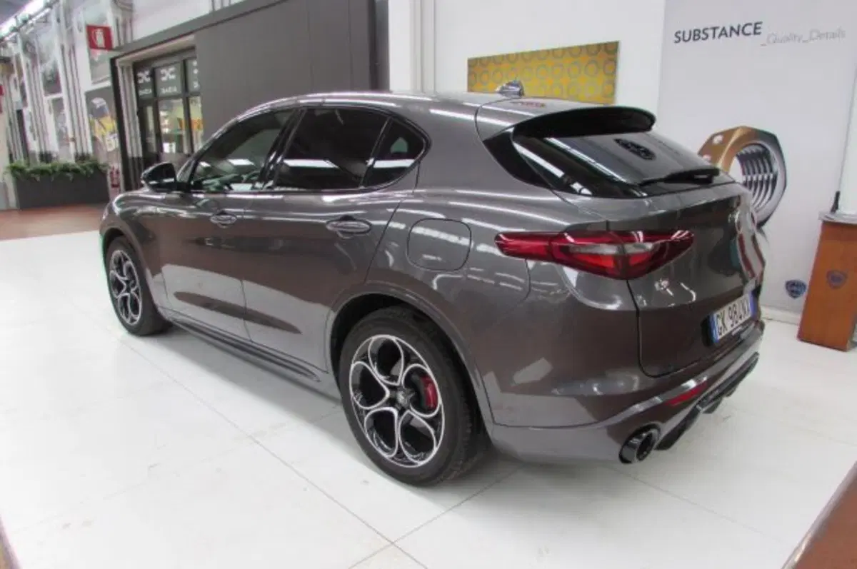 Alfa Romeo Stelvio usata a Milano (4)