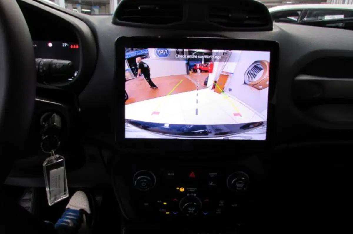 Jeep Renegade usata a Milano (11)