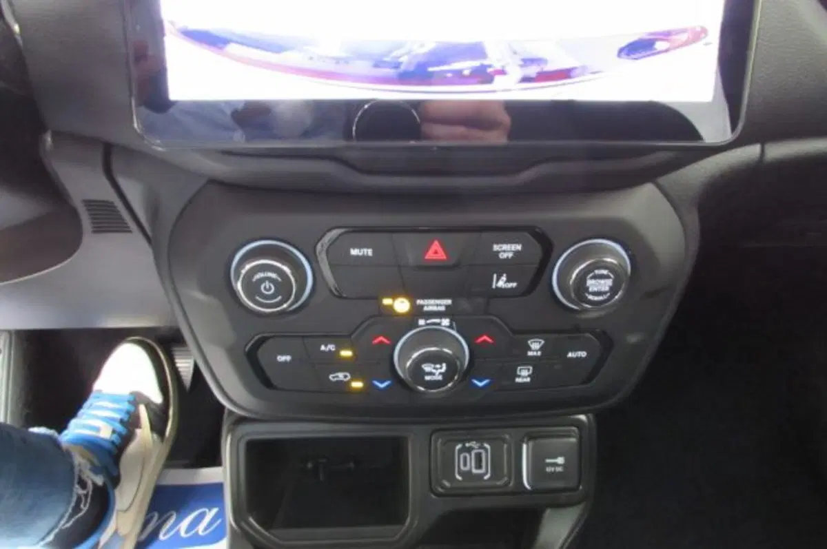 Jeep Renegade usata a Milano (12)