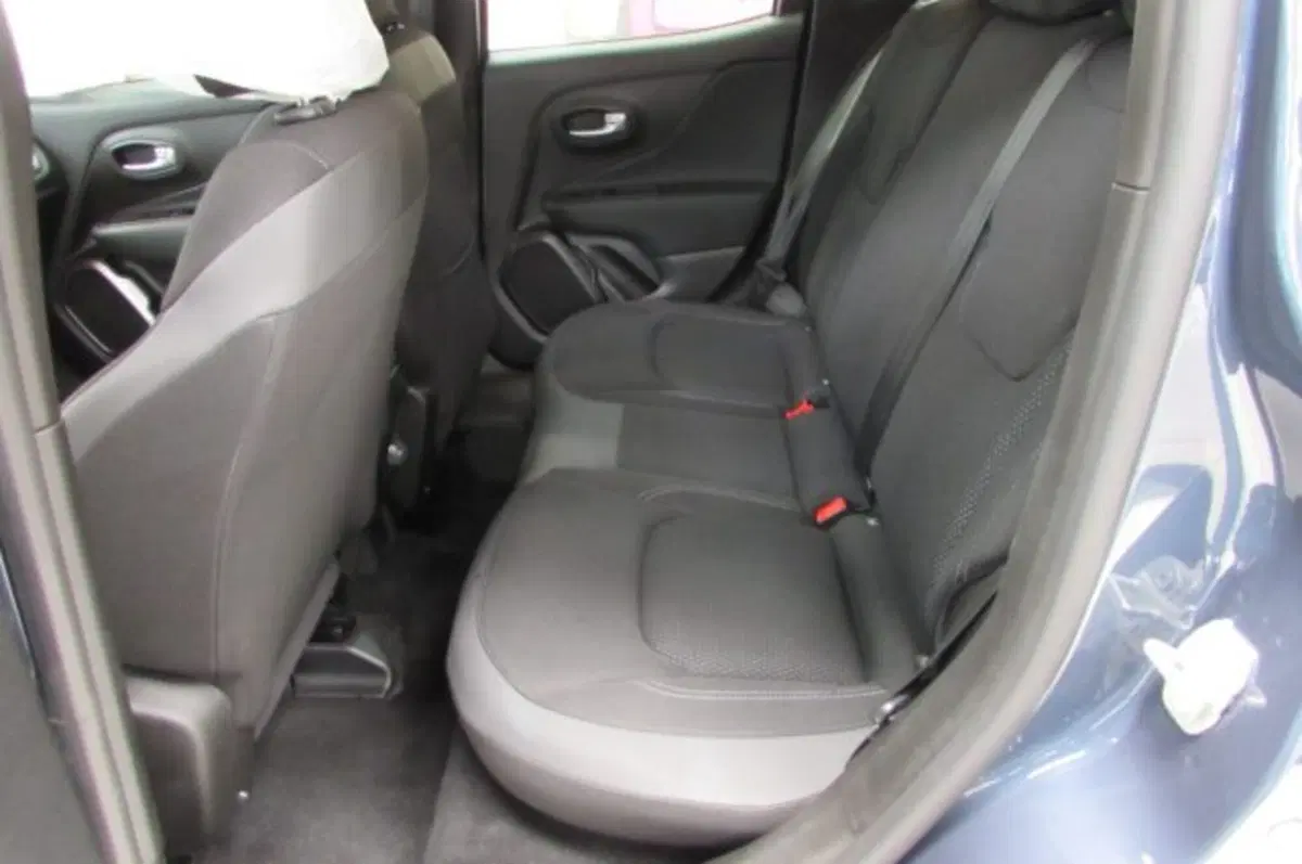 Jeep Renegade usata a Milano (15)