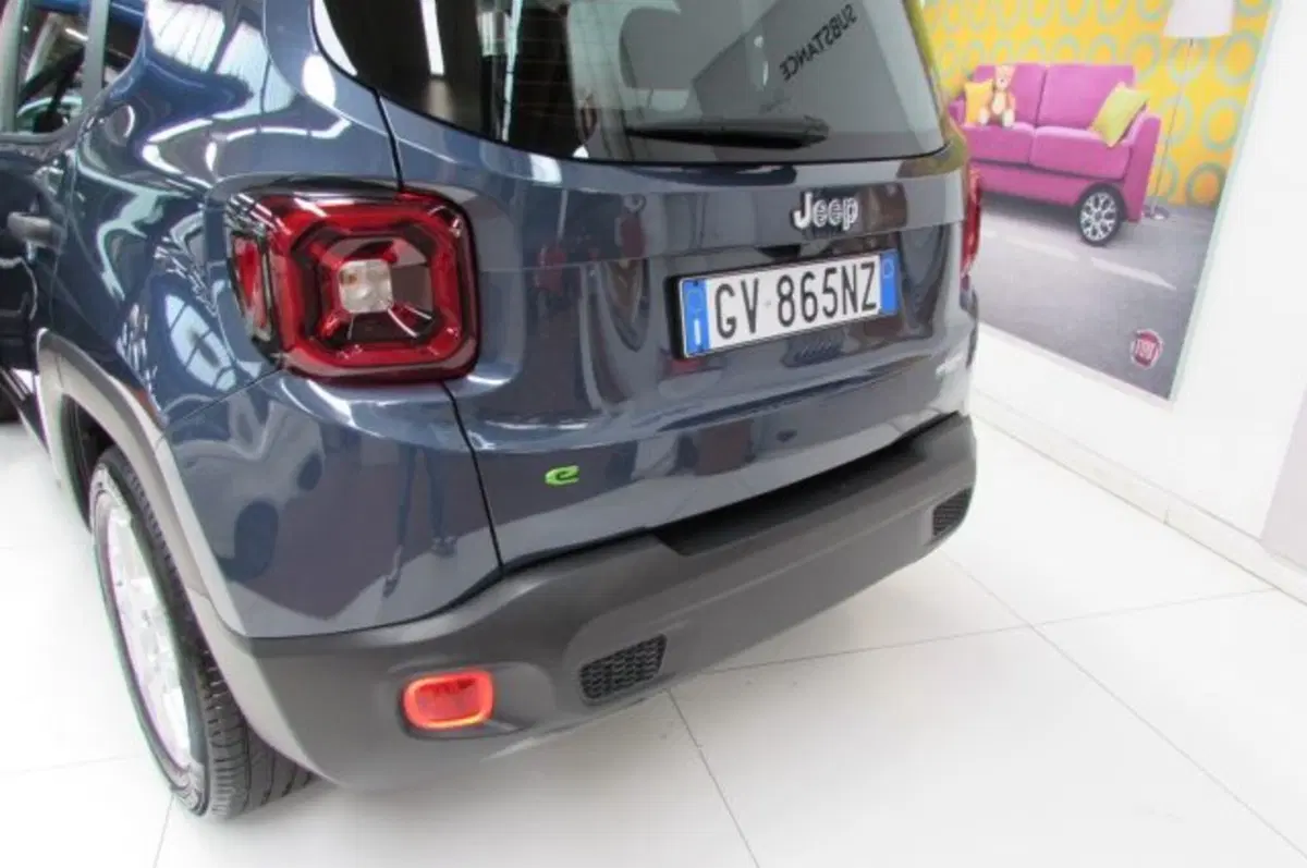 Jeep Renegade usata a Milano (17)