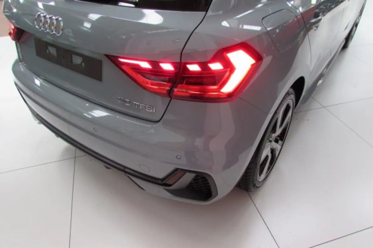 Audi A1 Sportback nuova a Milano (15)
