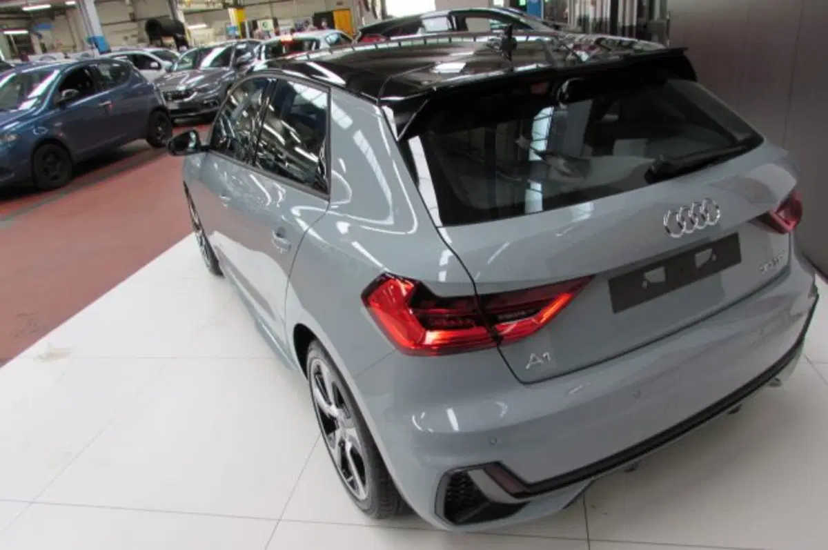 Audi A1 Sportback nuova a Milano (4)