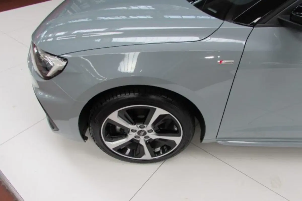 Audi A1 Sportback nuova a Milano (6)