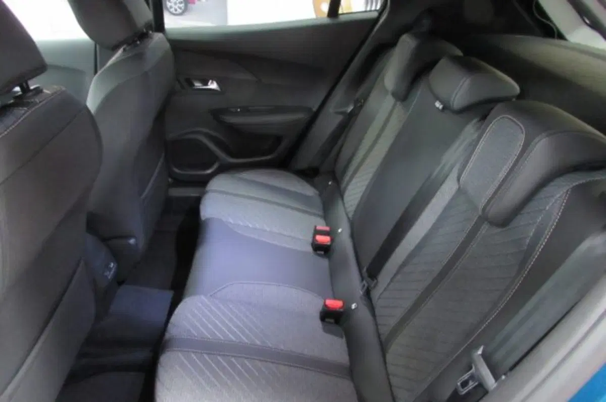 Peugeot 2008 nuova a Milano (13)