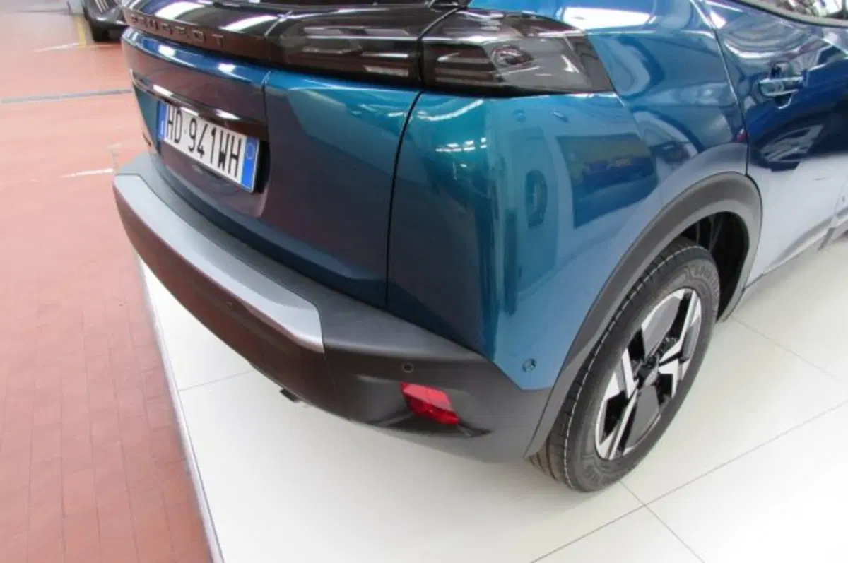 Peugeot 2008 nuova a Milano (15)