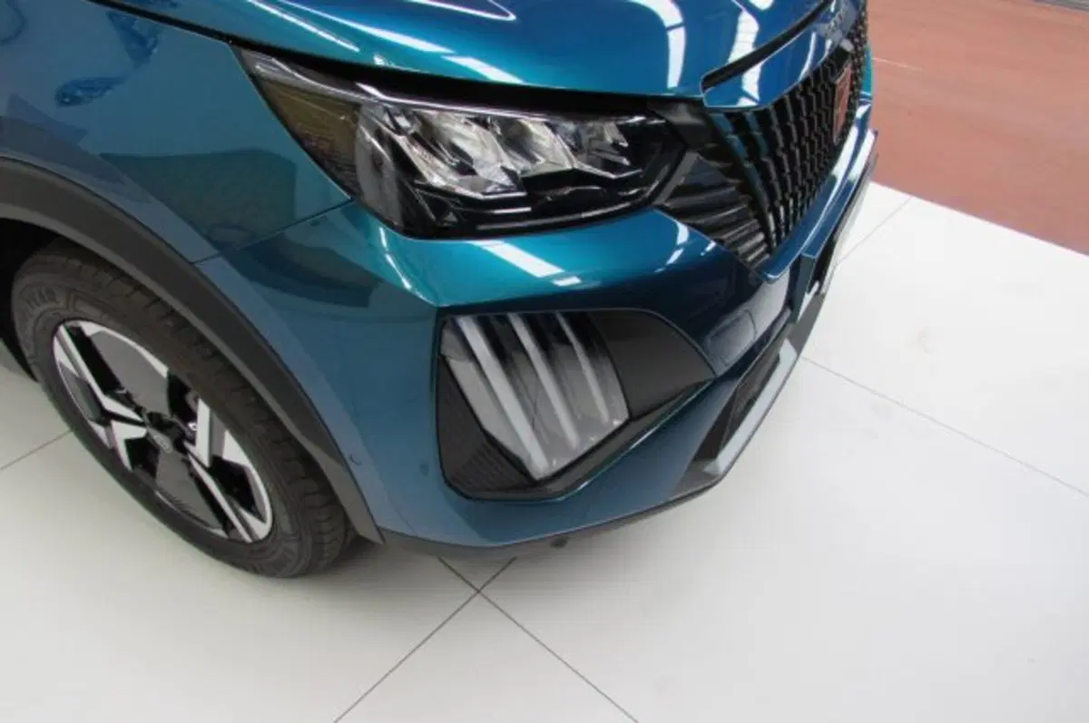 Peugeot 2008 nuova a Milano (17)