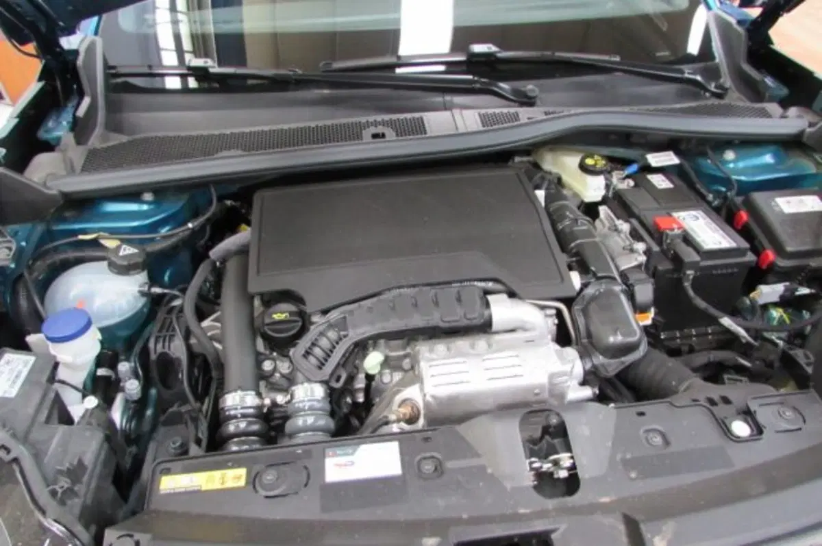 Peugeot 2008 nuova a Milano (18)