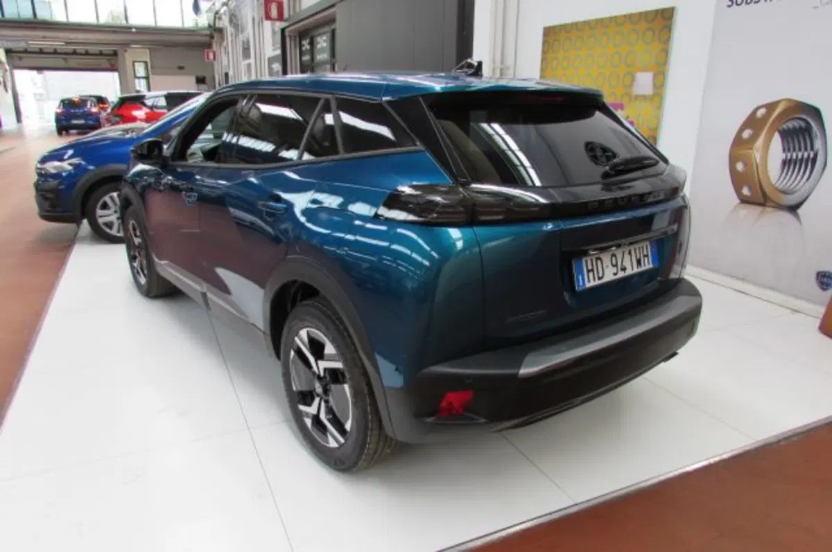 Peugeot 2008 nuova a Milano (4)