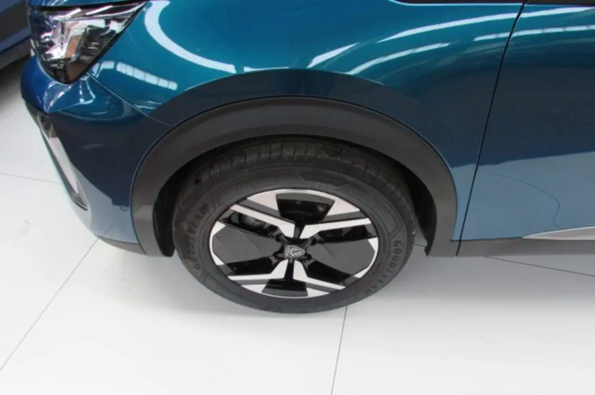 Peugeot 2008 nuova a Milano (6)