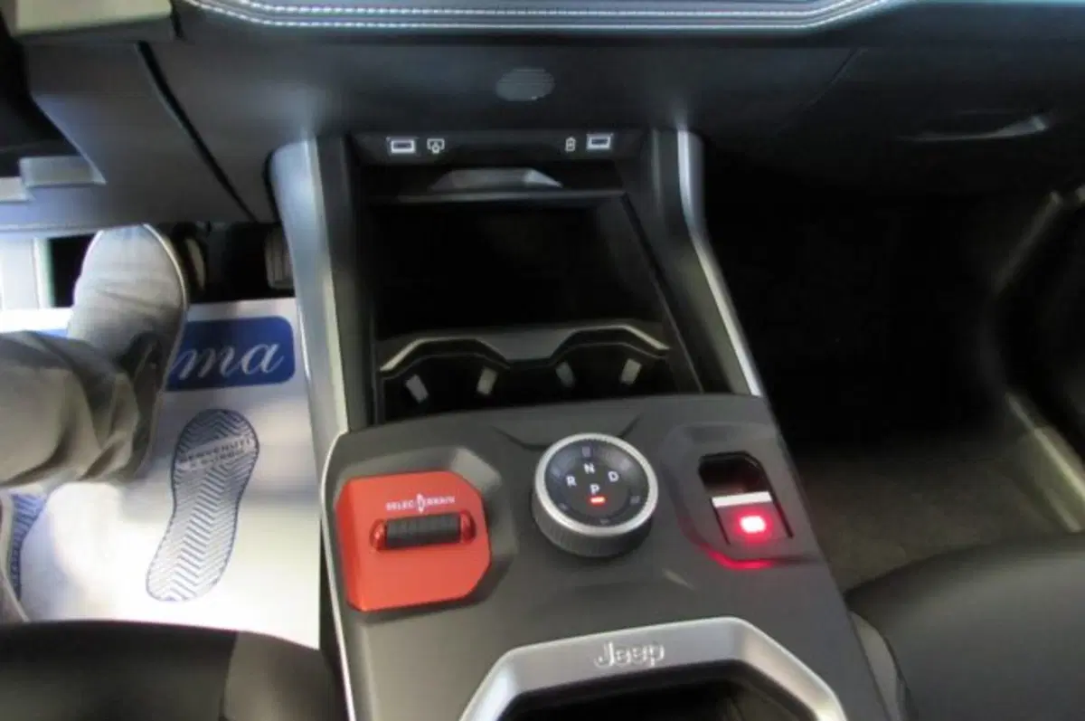 Jeep Compass nuova a Milano (11)
