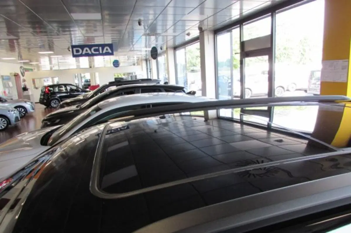 Jeep Compass nuova a Milano (15)