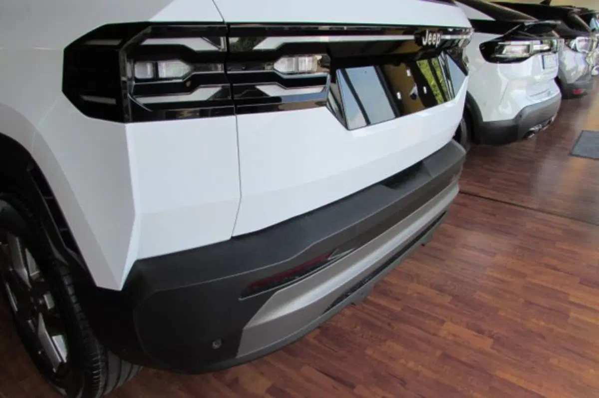Jeep Compass nuova a Milano (17)