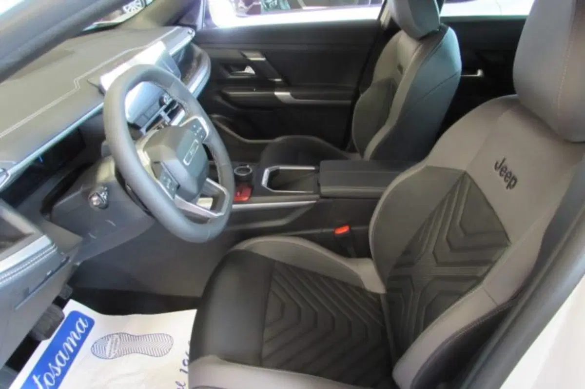 Jeep Compass nuova a Milano (7)