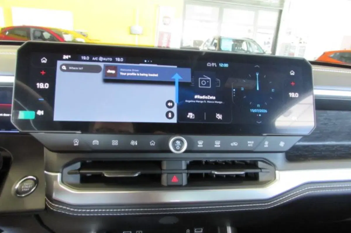 Jeep Compass nuova a Milano (9)
