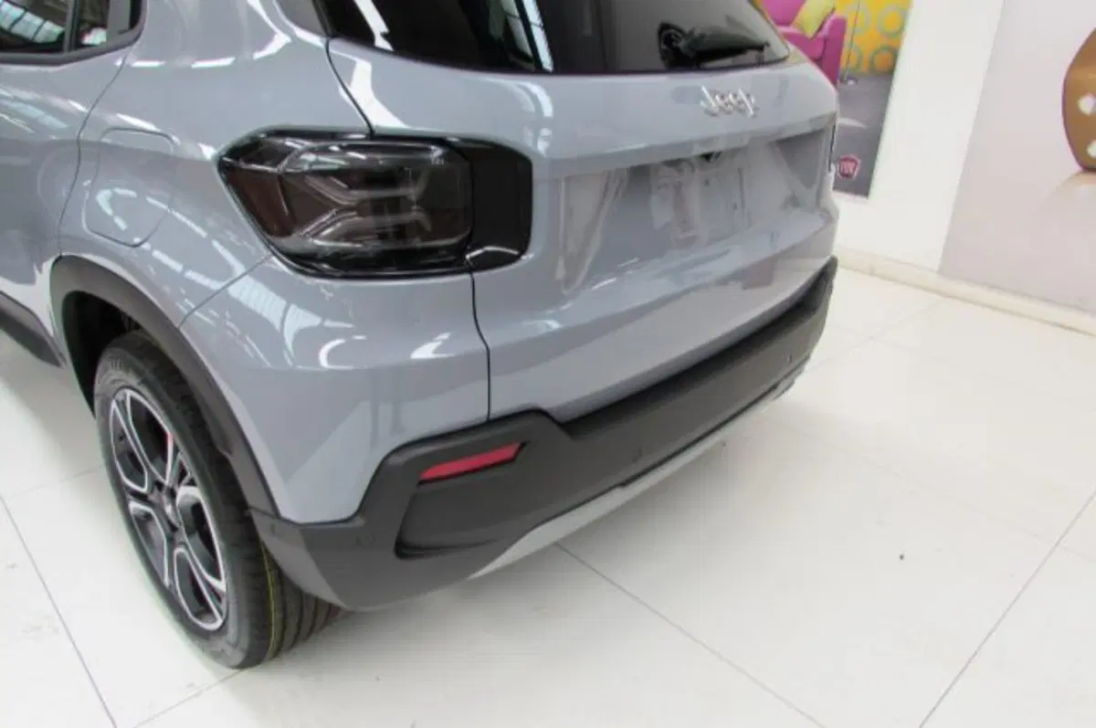 Jeep Avenger nuova a Milano (15)