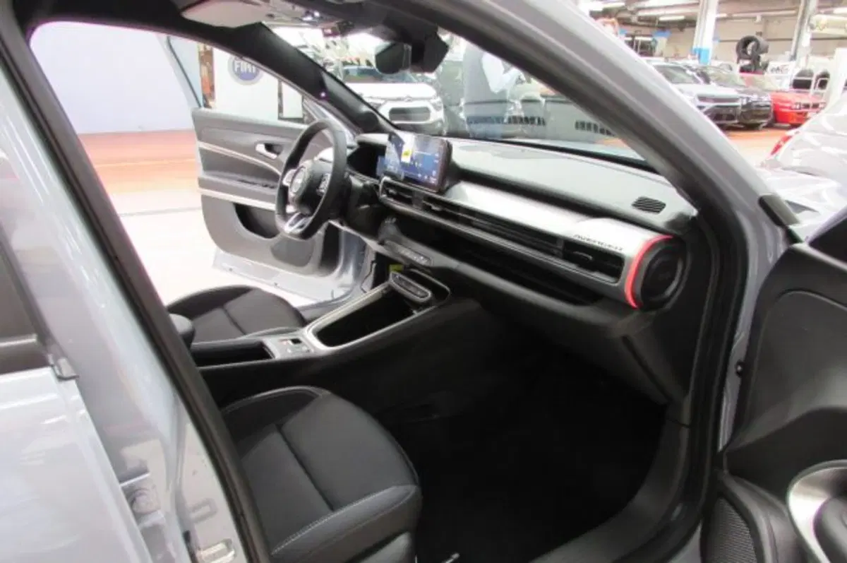 Jeep Avenger nuova a Milano (16)