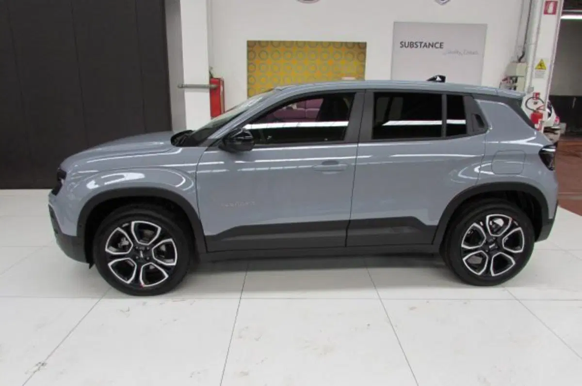 Jeep Avenger nuova a Milano (4)
