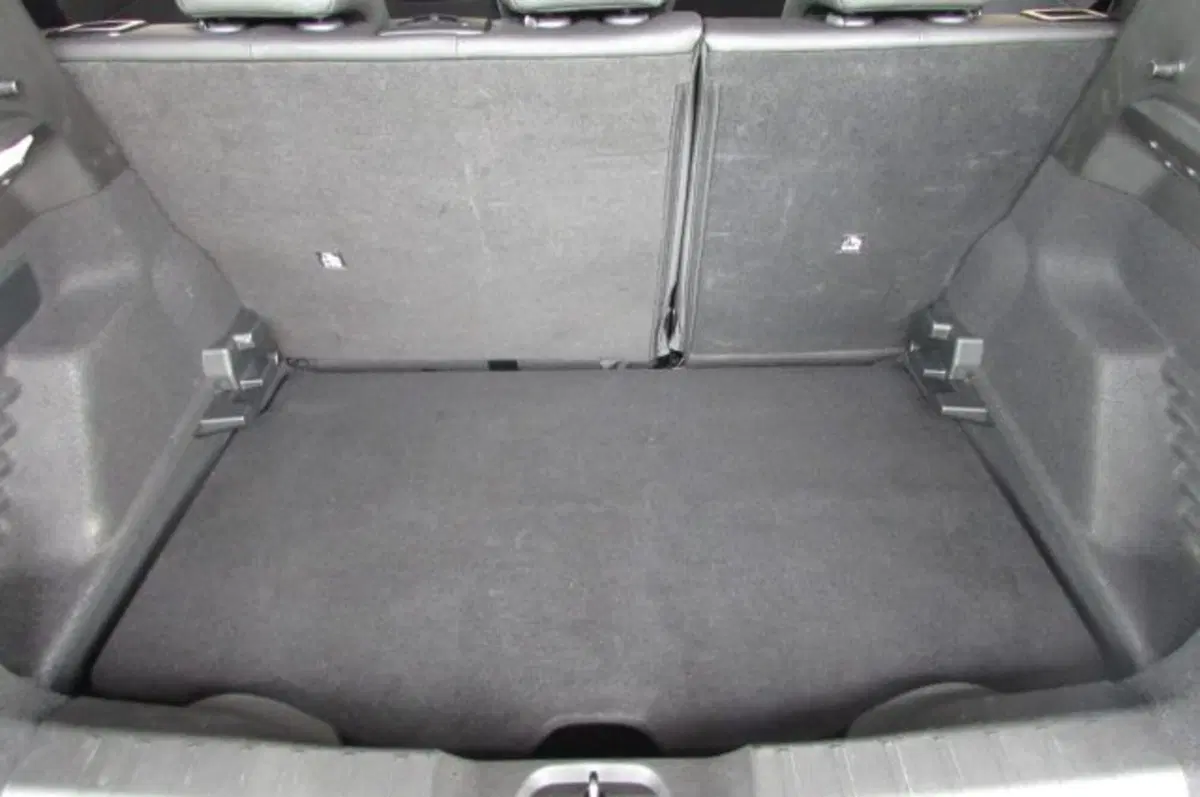Jeep Avenger usata a Milano (12)