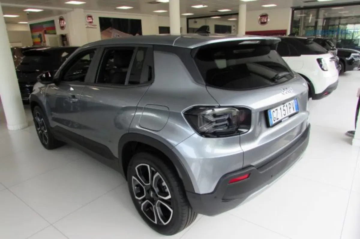 Jeep Avenger usata a Milano (4)