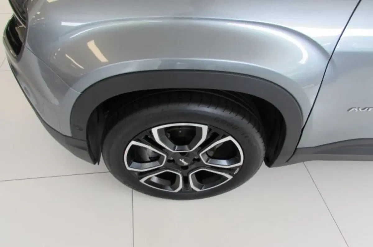 Jeep Avenger usata a Milano (5)