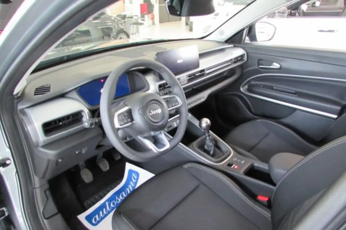Jeep Avenger usata a Milano (7)
