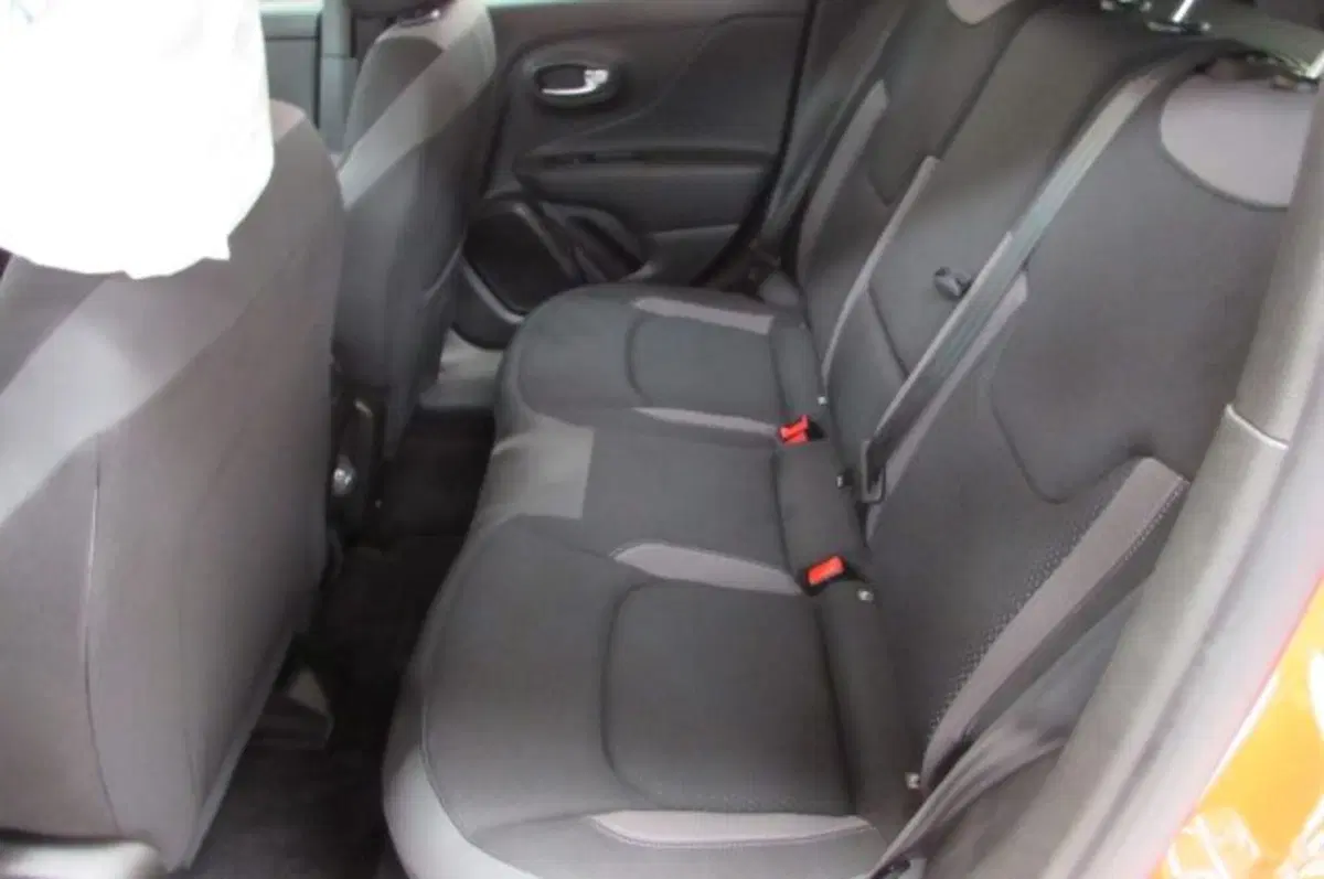 Jeep Renegade usata a Milano (14)
