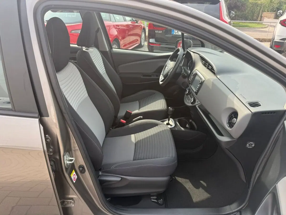 Toyota Yaris usata a Firenze (11)