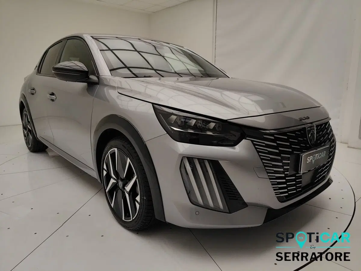 Peugeot 208 usata a Como (3)