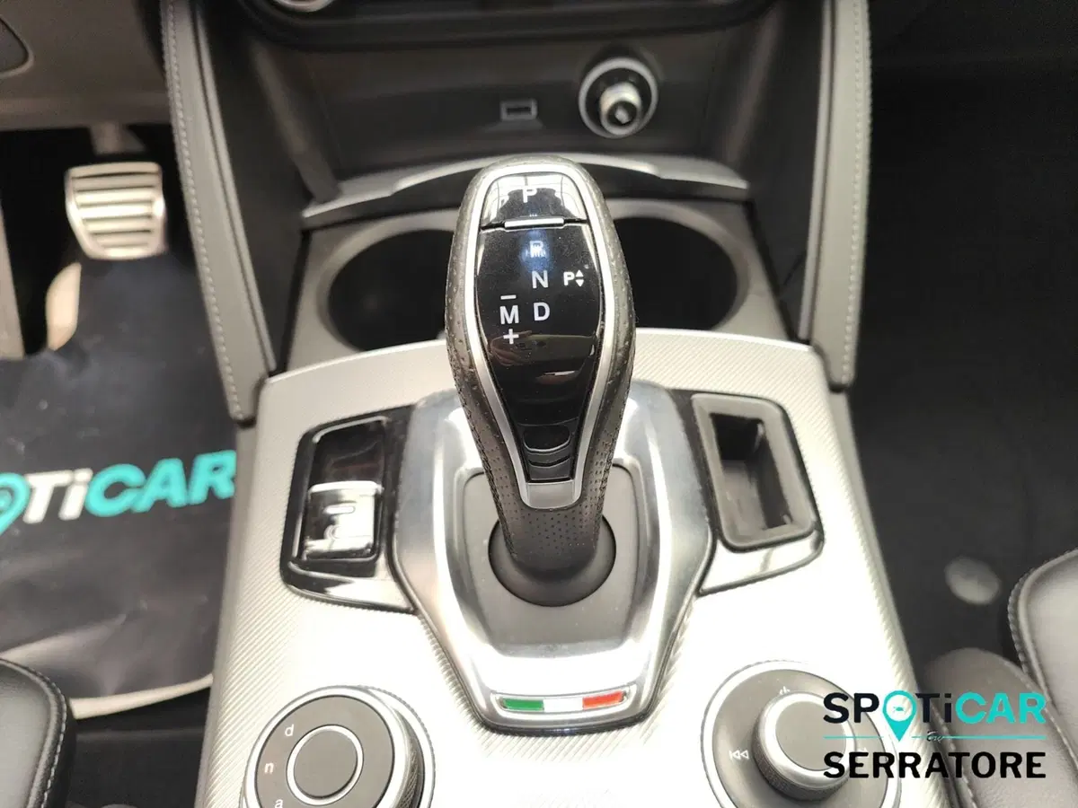 Alfa Romeo Stelvio usata a Como (20)