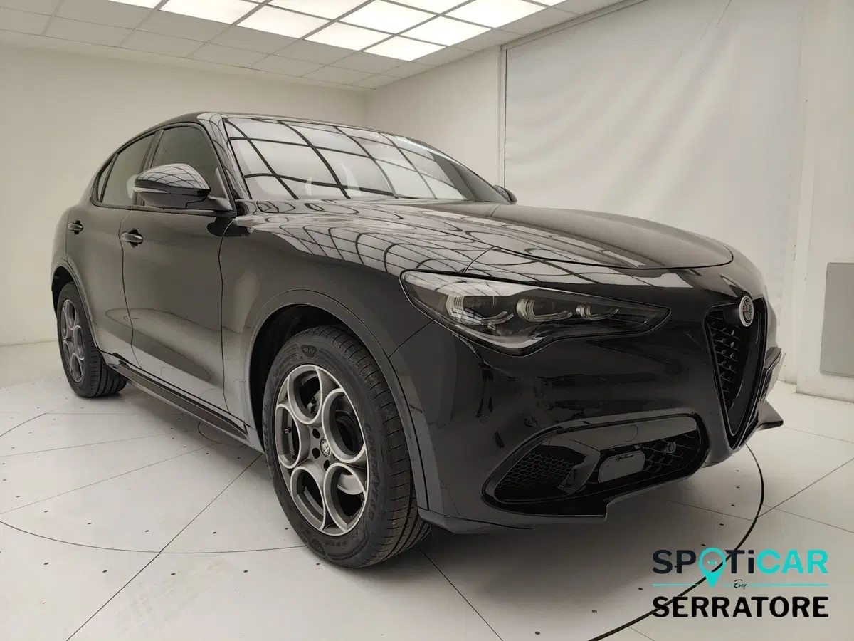 Alfa Romeo Stelvio usata a Como (3)