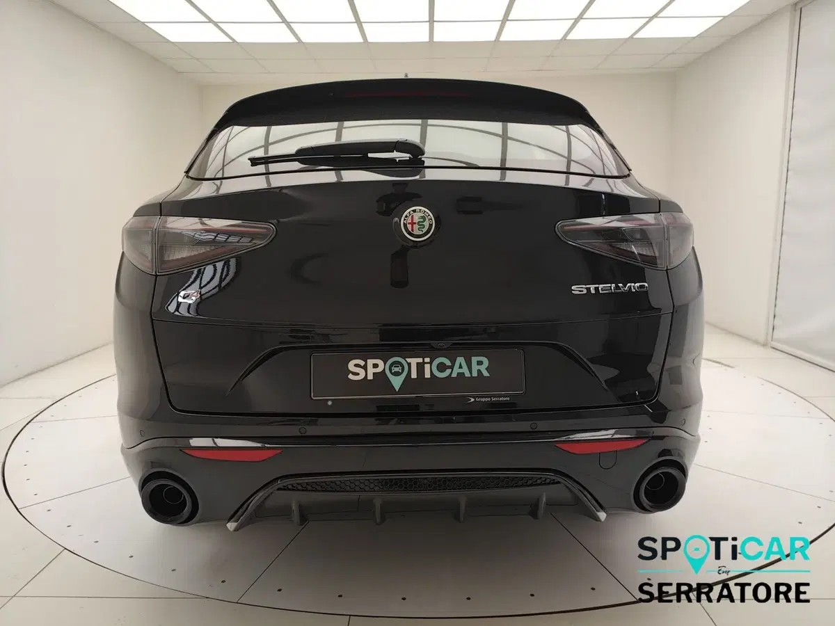Alfa Romeo Stelvio usata a Como (5)