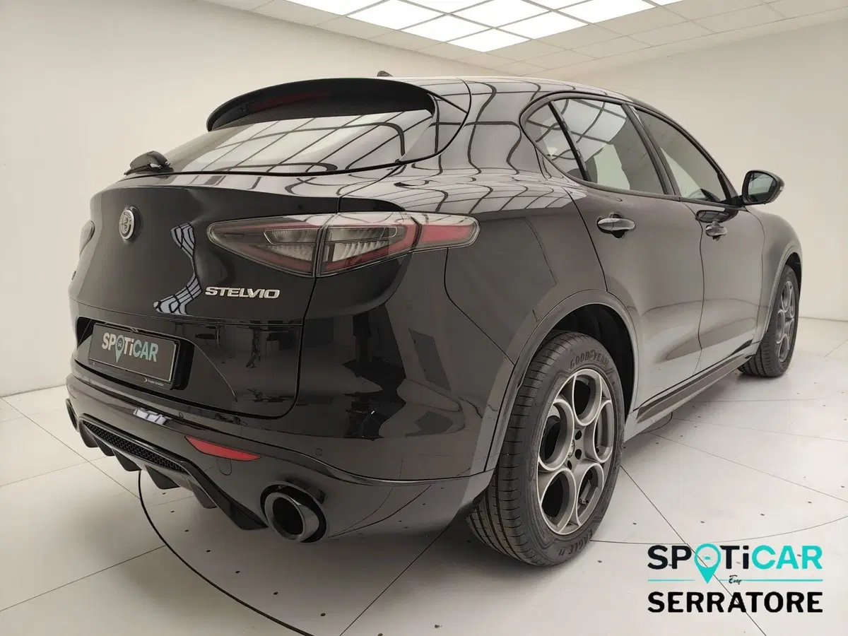 Alfa Romeo Stelvio usata a Como (6)