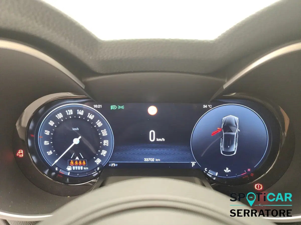 Alfa Romeo Stelvio usata a Como (8)