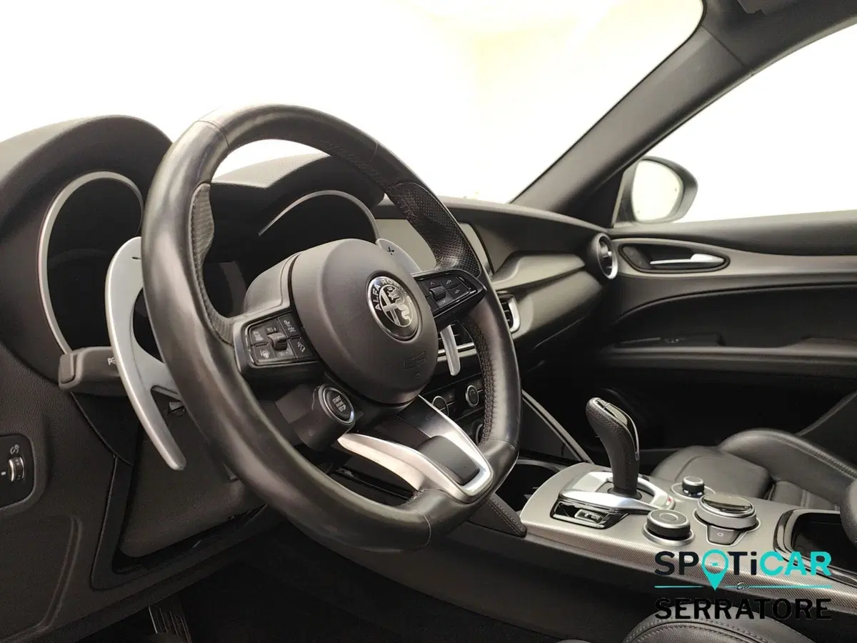 Alfa Romeo Stelvio usata a Como (9)