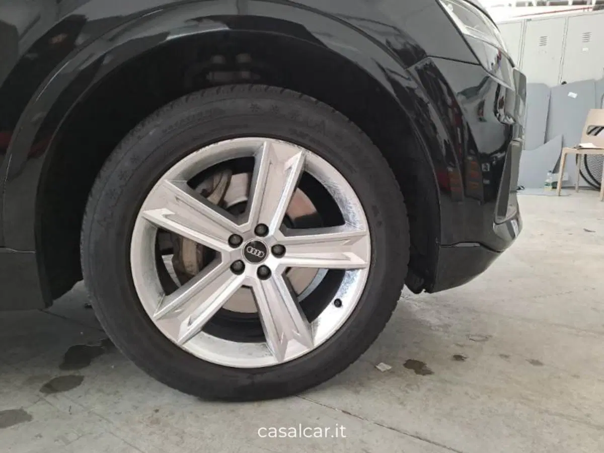 Audi Q8 usata a Salerno (17)