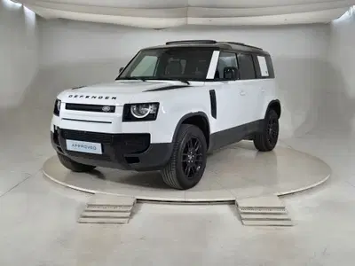 Land Rover Defender 110 3.0d i6 mhev SE awd 200cv auto del 2023 usata a Torino