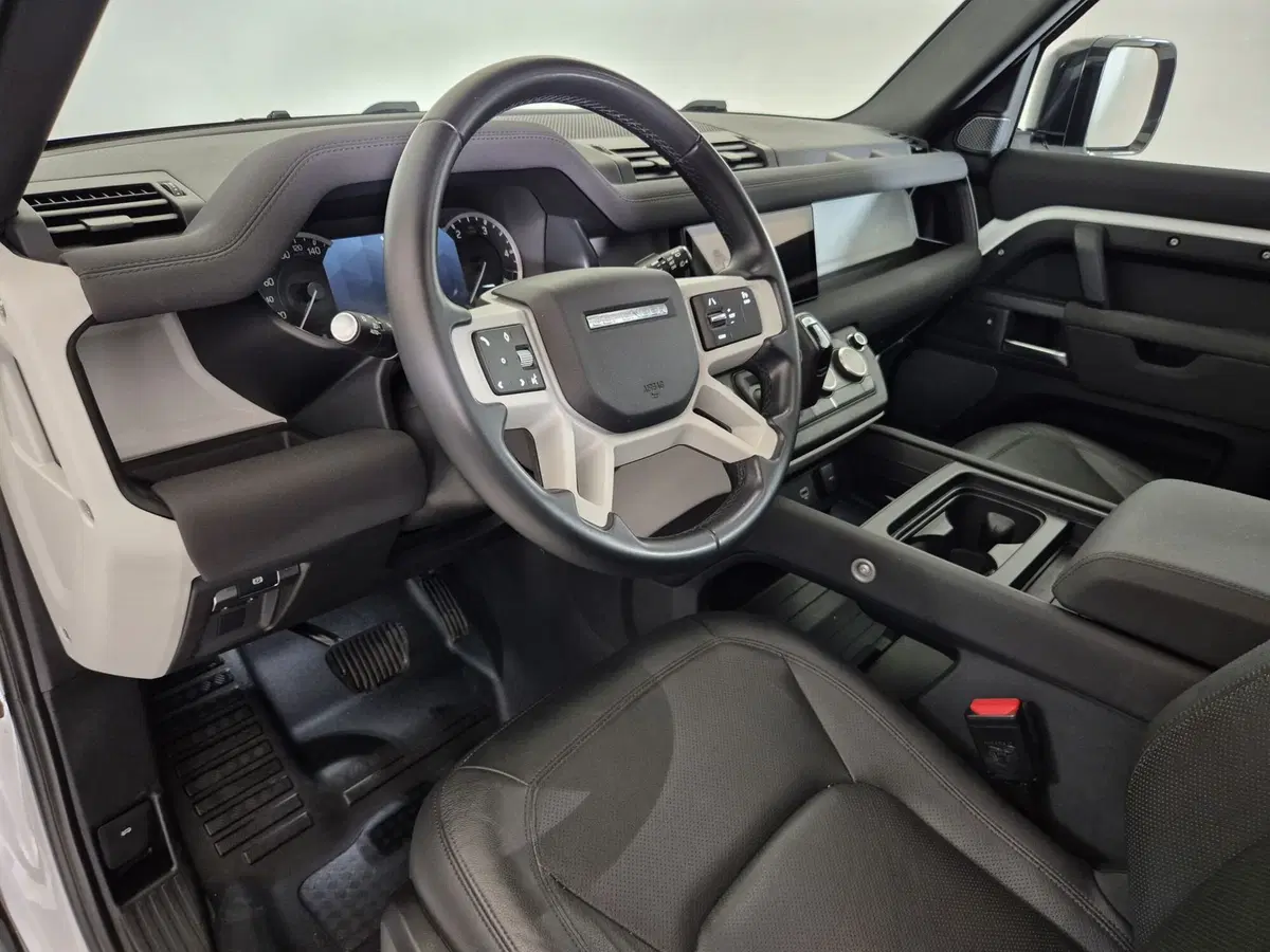 Land Rover Defender usata a Torino (17)