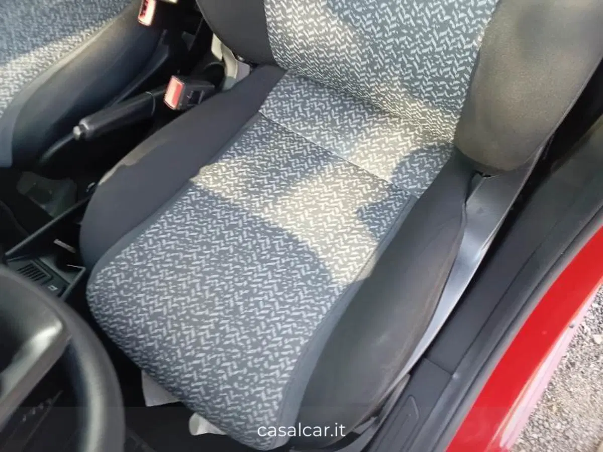 Lancia Ypsilon usata a Salerno (12)