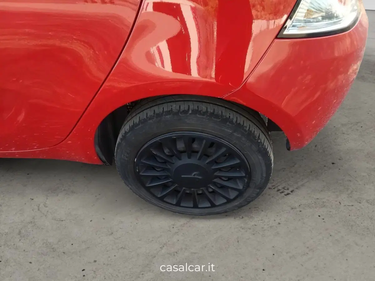 Lancia Ypsilon usata a Salerno (19)